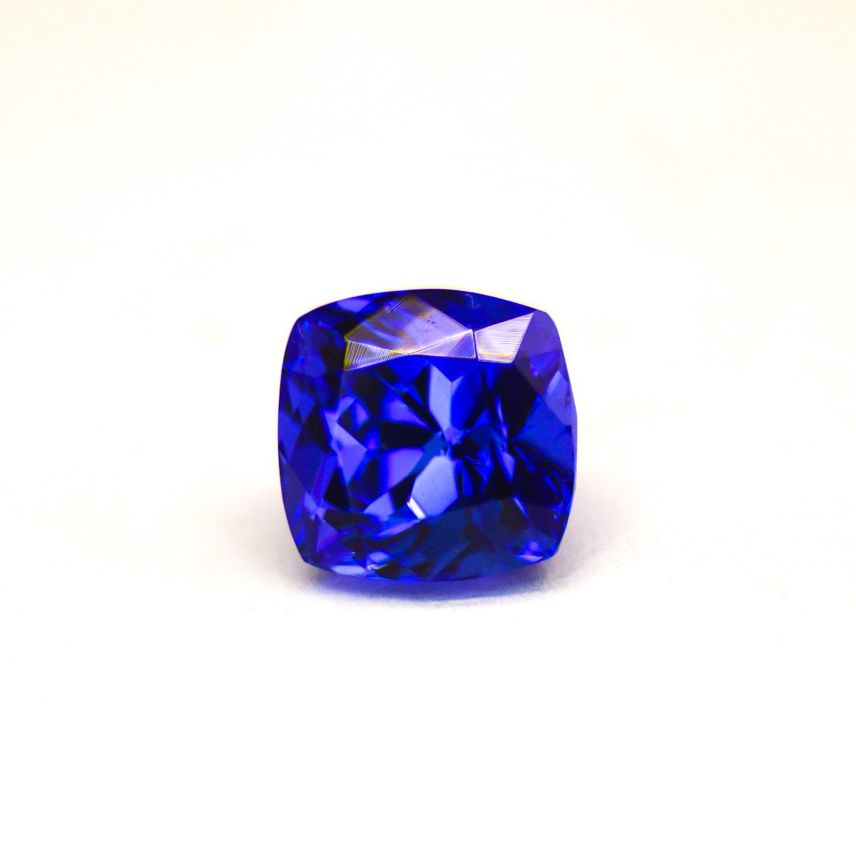 Tanzanite Naturelle 20,75 Carats Coussin - Certifiée AGL, Couleur Rose Violet, Pureté Loupe Propre
