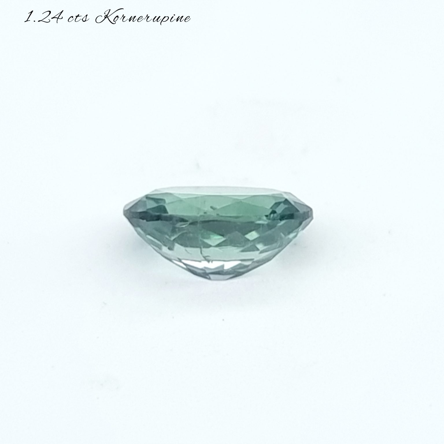 Kornérupine, Jaune - Vert, Sri Lanka, 1.2ct, Ovale, Facetté Kornérupine, Jaune - Vert, Sri Lanka, 1.2ct, Ovale, Facetté